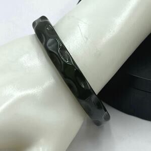 Vintage Carved Ornate Spinach Green
Bakelite Tested Bangle Bracelet‎